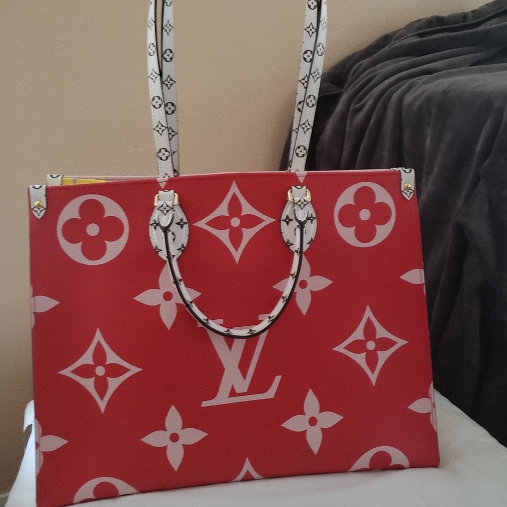 Louis Vuitton OnTheGo Giant Monogram